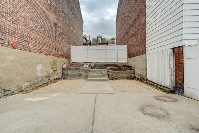 5264 Dresden Way, Lawrenceville, PA 15201