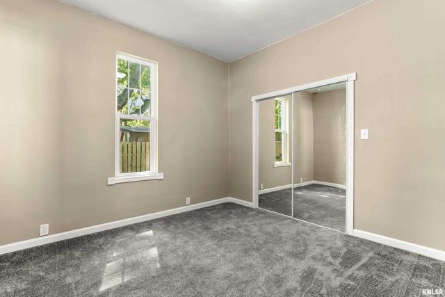 320 WALNUT Street, Pekin, IL 61554
