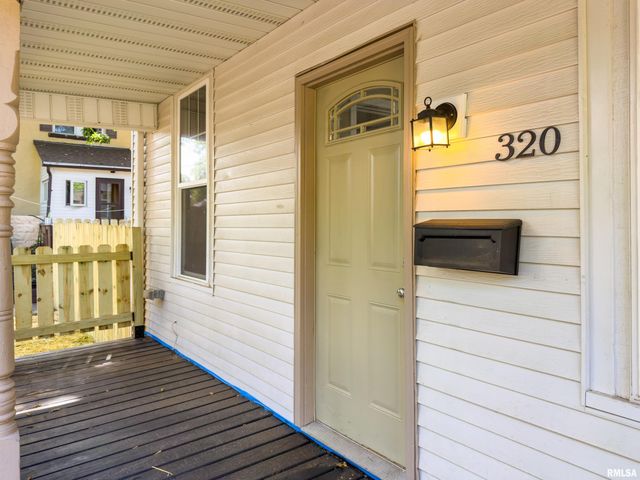 320 WALNUT Street, Pekin, IL 61554