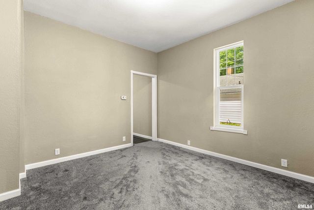 320 WALNUT Street, Pekin, IL 61554