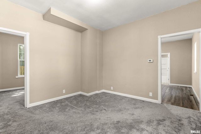 320 WALNUT Street, Pekin, IL 61554