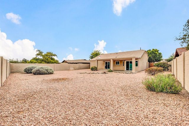 16916 E Alamosa Avenue, Fountain Hills, AZ 85268