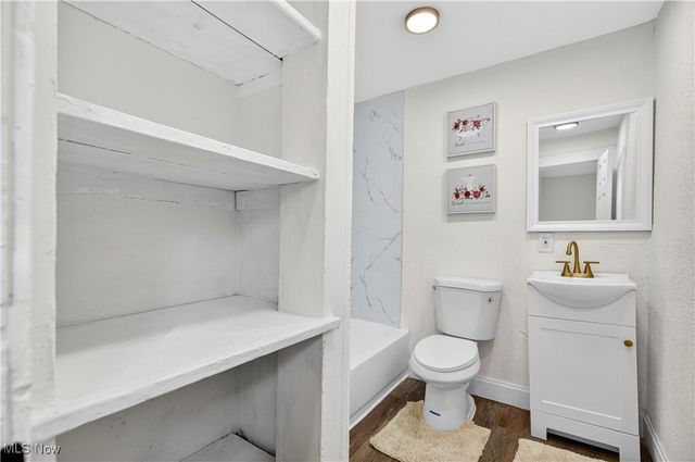 10414 Nelson Avenue, Cleveland, OH 44105