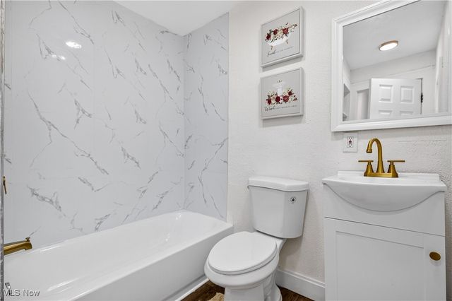 10414 Nelson Avenue, Cleveland, OH 44105