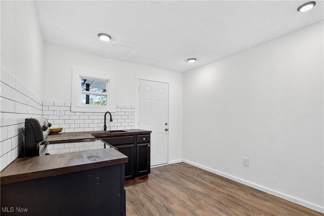 10414 Nelson Avenue, Cleveland, OH 44105