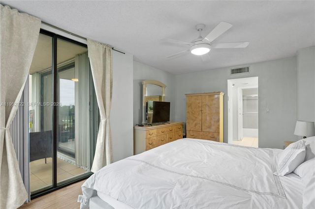 20379 W Country Club Drive 532, Aventura, FL 33180