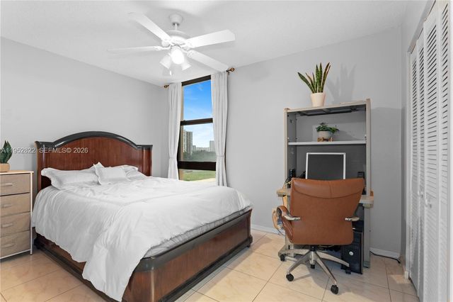 20379 W Country Club Drive 532, Aventura, FL 33180