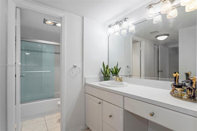 20379 W Country Club Drive 532, Aventura, FL 33180