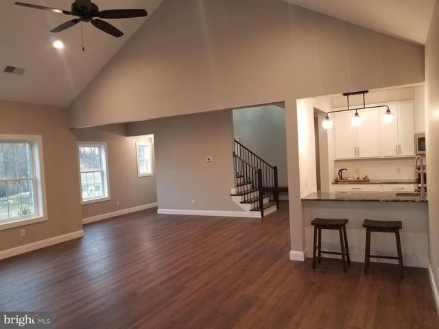 130 WOODBRIAR DR, Chambersburg, PA 17202