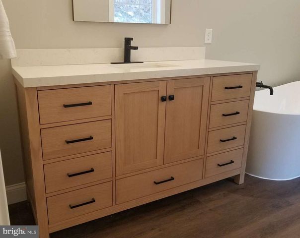 130 WOODBRIAR DR, Chambersburg, PA 17202