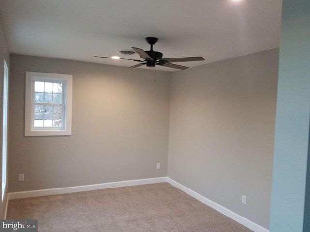 130 WOODBRIAR DR, Chambersburg, PA 17202