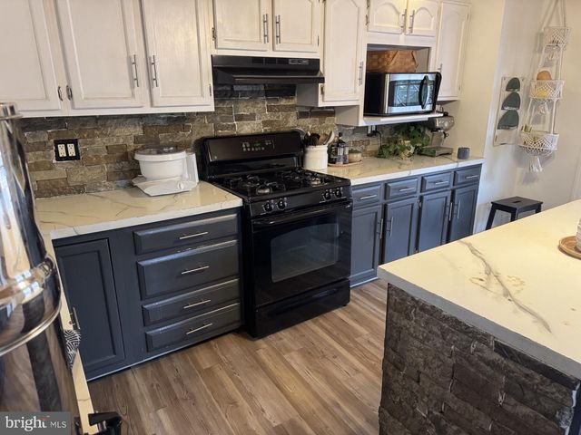 1148 W COAL ST, Shenandoah, PA 17976