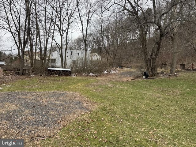 1148 W COAL ST, Shenandoah, PA 17976