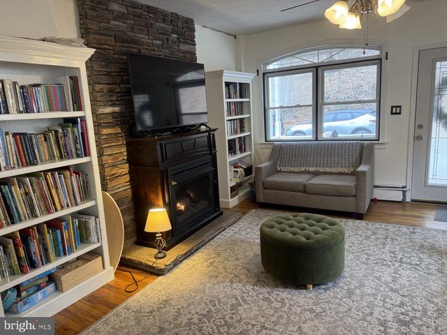 1148 W COAL ST, Shenandoah, PA 17976