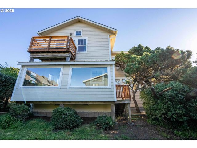 1240 NEWPORT Ave Sw, Bandon, OR 97411