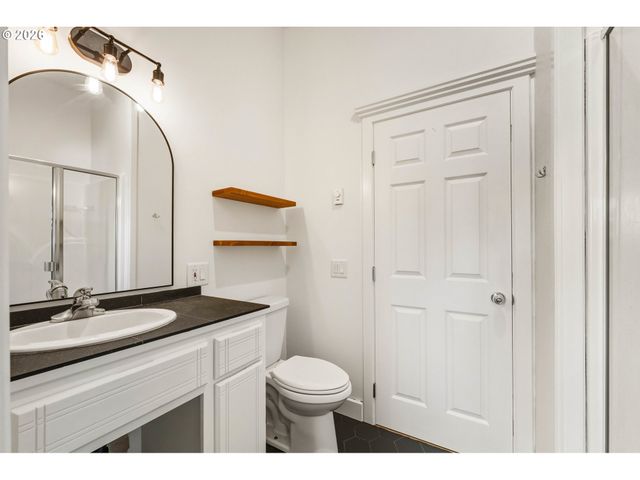 1240 NEWPORT Ave Sw, Bandon, OR 97411