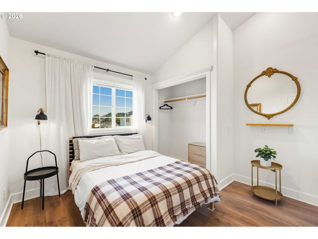 1240 NEWPORT Ave Sw, Bandon, OR 97411