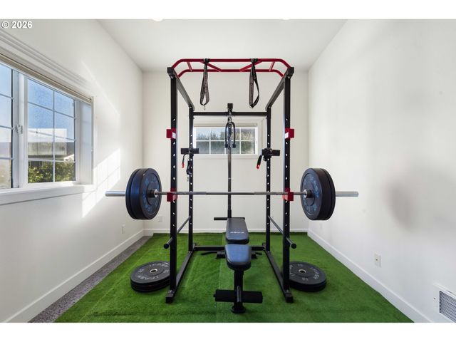 1240 NEWPORT Ave Sw, Bandon, OR 97411