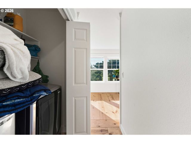 1240 NEWPORT Ave Sw, Bandon, OR 97411