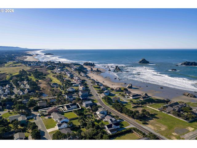 1240 NEWPORT Ave Sw, Bandon, OR 97411