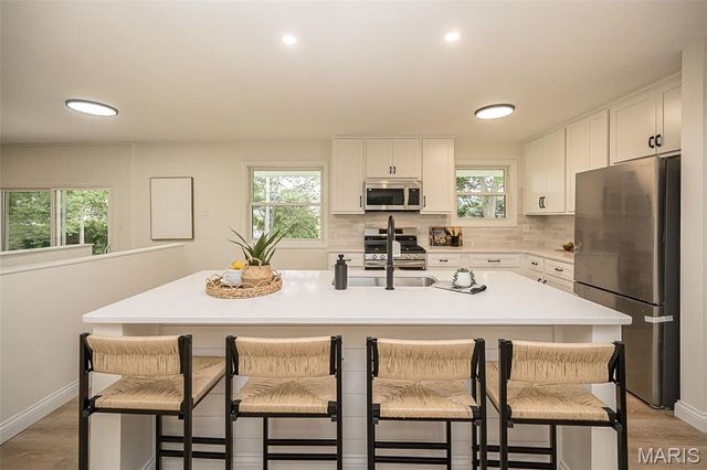 6272 Treeridge Trail, St Louis, MO 63129