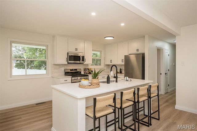 6272 Treeridge Trail, St Louis, MO 63129