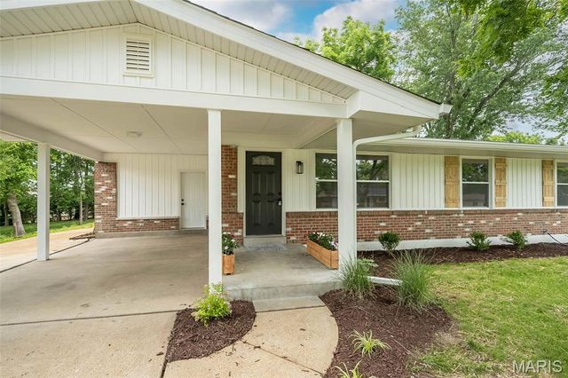 6272 Treeridge Trail, St Louis, MO 63129