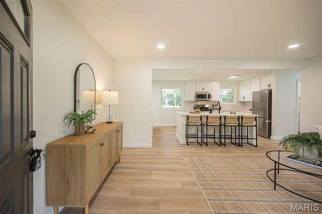 6272 Treeridge Trail, St Louis, MO 63129