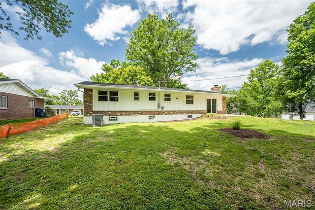 6272 Treeridge Trail, St Louis, MO 63129
