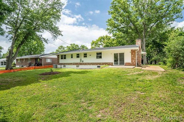 6272 Treeridge Trail, St Louis, MO 63129