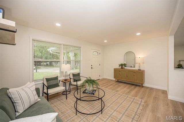 6272 Treeridge Trail, St Louis, MO 63129