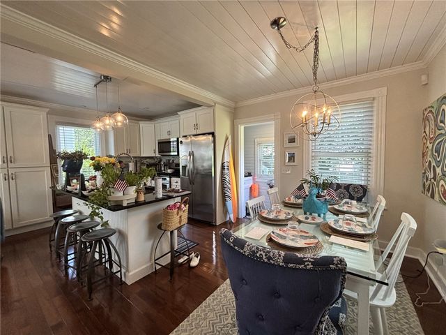 36 Grafton Street, Newport, RI 02840