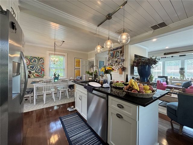 36 Grafton Street, Newport, RI 02840
