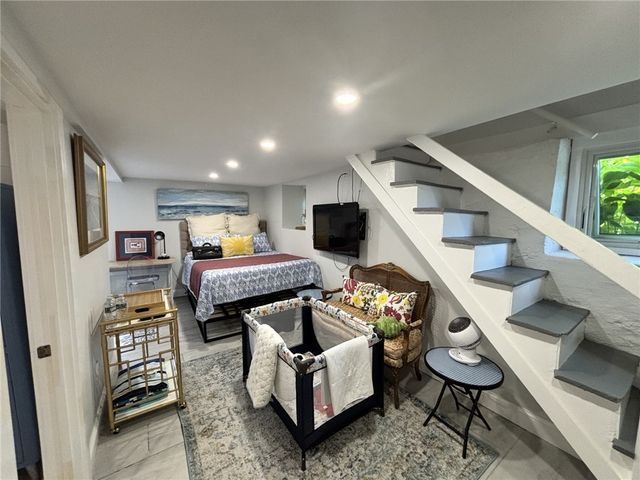 36 Grafton Street, Newport, RI 02840