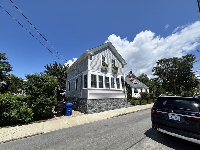 36 Grafton Street, Newport, RI 02840