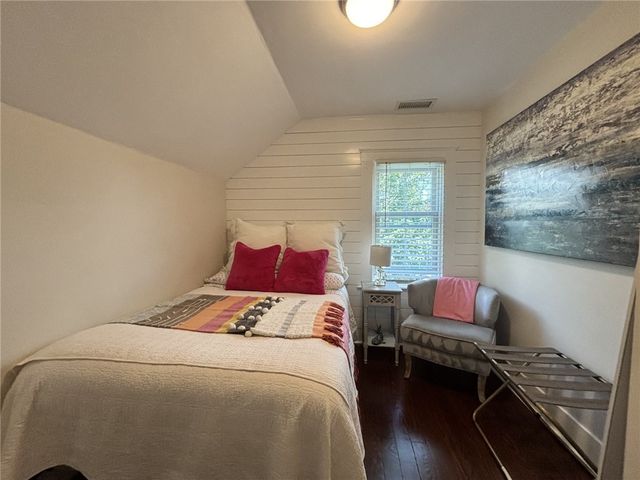 36 Grafton Street, Newport, RI 02840