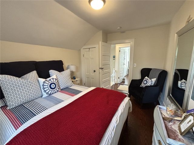 36 Grafton Street, Newport, RI 02840