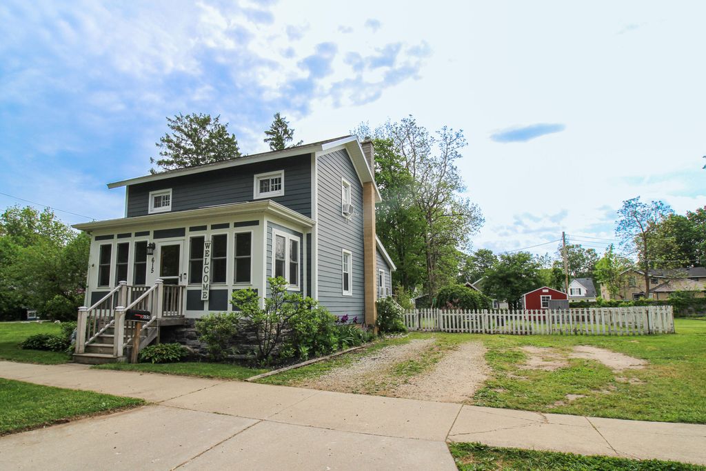 615 East Street, Three Rivers City, MI 49093