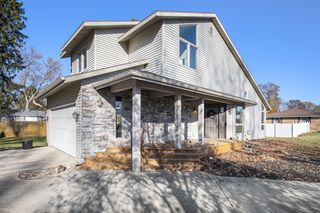 28850 Fairlane Drive, Dowagiac, MI 49047