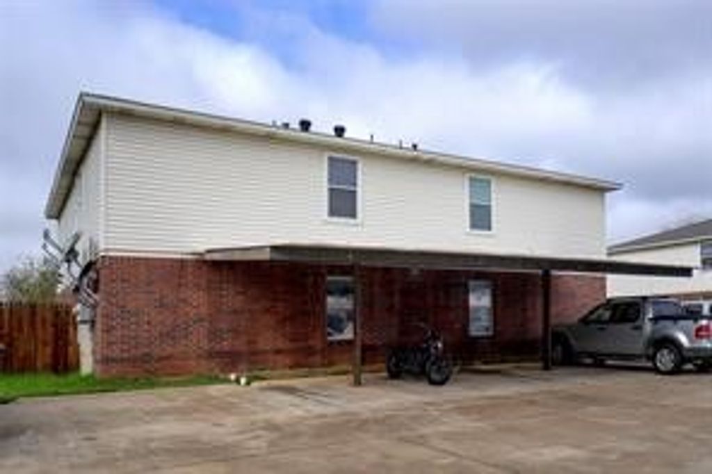 300 S Magnolia Street D, Crowley, TX 76036