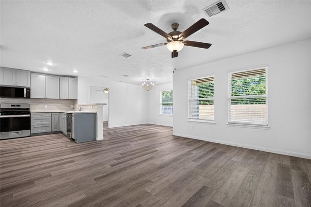 353 Todd Street, Tomball, TX 77375