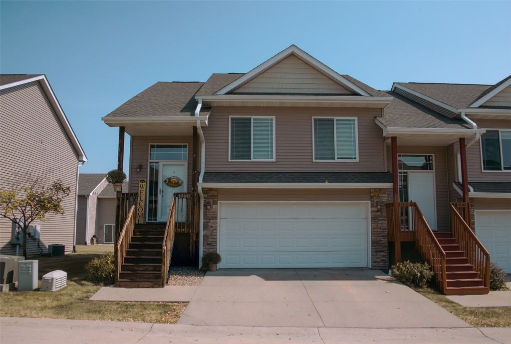 1808 Goose Lake Circle, North Liberty, IA 52317