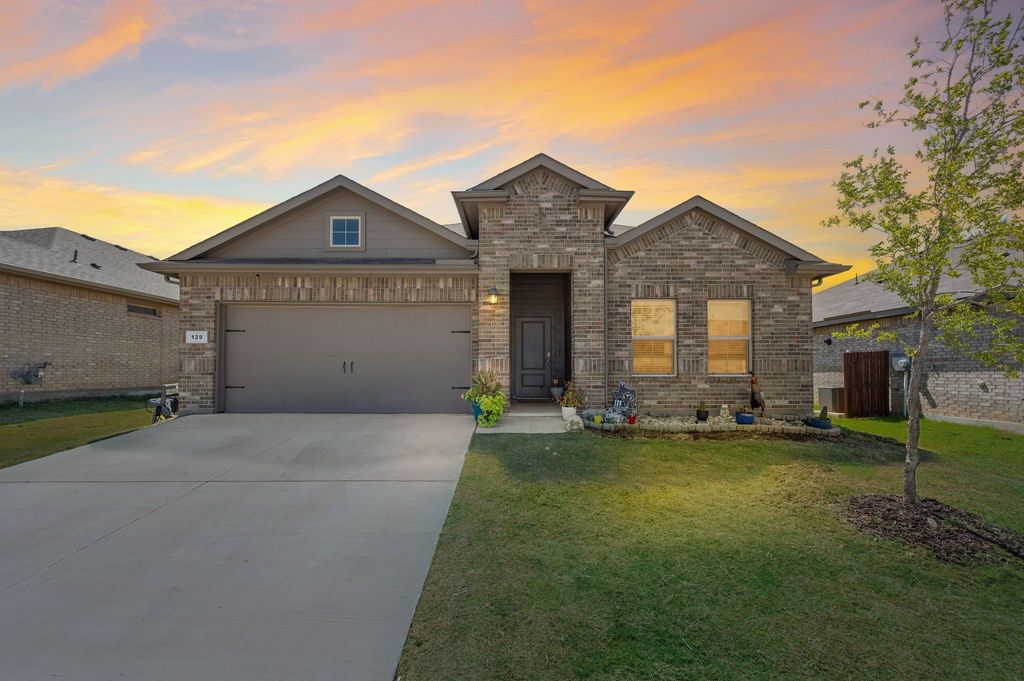 129 Hollytree Lane, Boyd, TX 76023