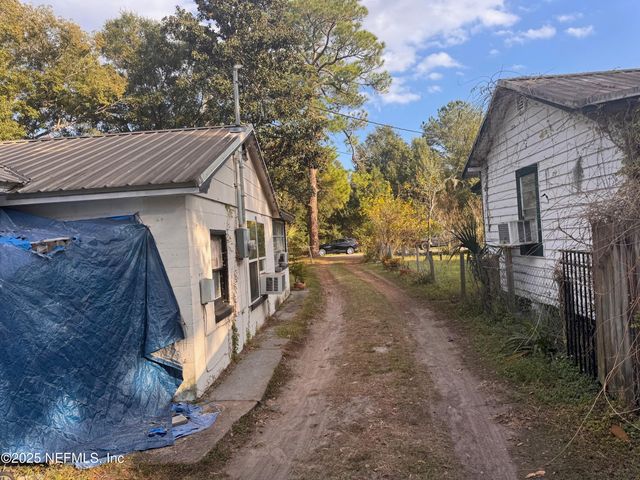 12746 WOODLAND Avenue, Jacksonville, FL 32218