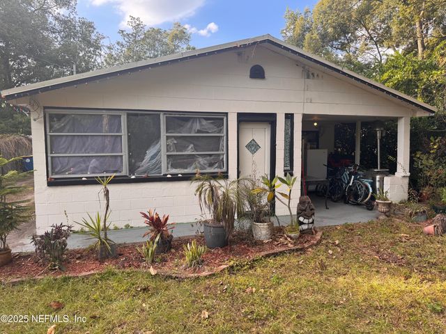 12746 WOODLAND Avenue, Jacksonville, FL 32218