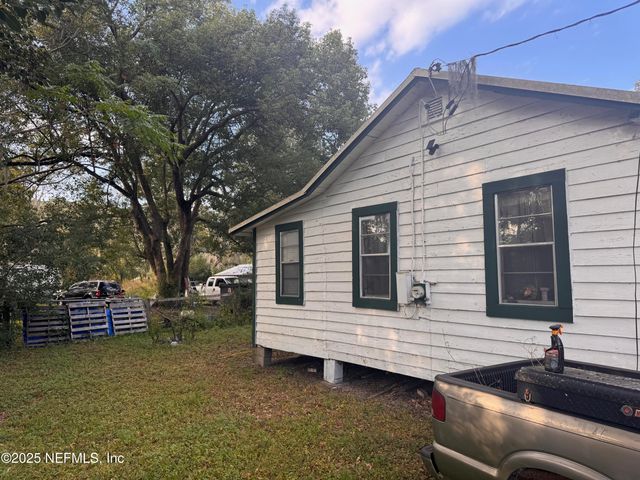12746 WOODLAND Avenue, Jacksonville, FL 32218