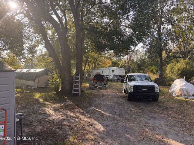 12746 WOODLAND Avenue, Jacksonville, FL 32218