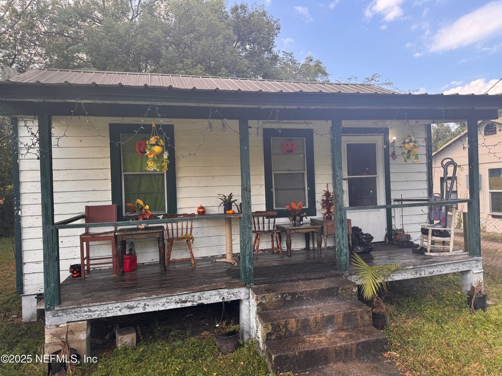 12746 WOODLAND Avenue, Jacksonville, FL 32218