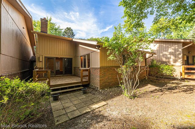3685 Quail Hollow Drive, Bloomfield Hills, MI 48302