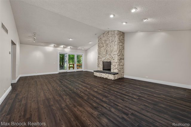3685 Quail Hollow Drive, Bloomfield Hills, MI 48302